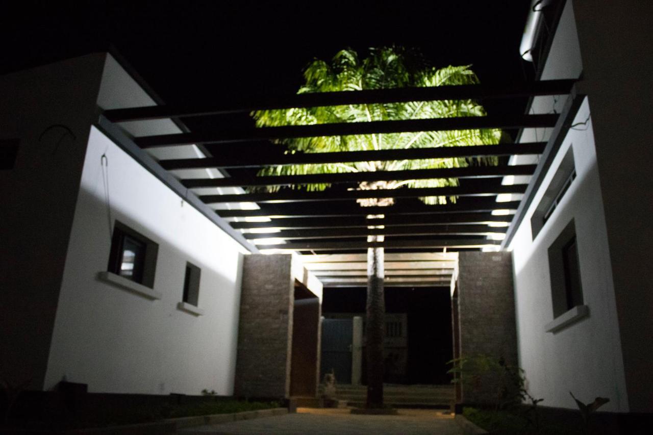 Skar Hotel Mahajanga Exterior photo